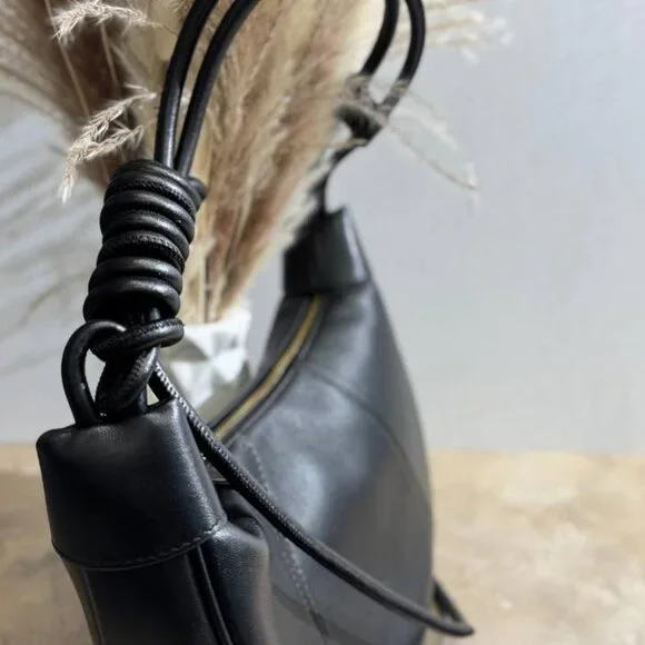 Elegant Adjustable Leather Shoulder Bag